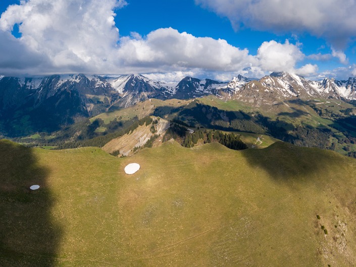 Panorama de la montagne de Sulens par drone en Haute-Savoie