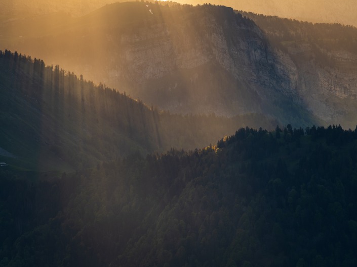 Vue depuis le sommet de la Belle Etoile dans les Bauges (Savoie)