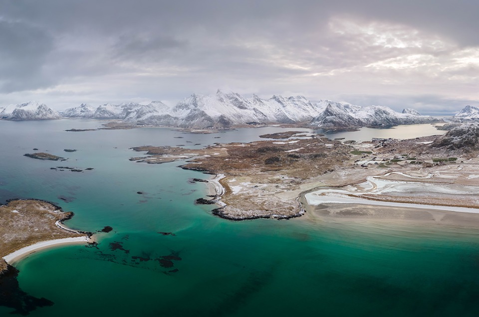 Panorama Sandbotnen à Fredvang dans les Lofoten, vu du ciel