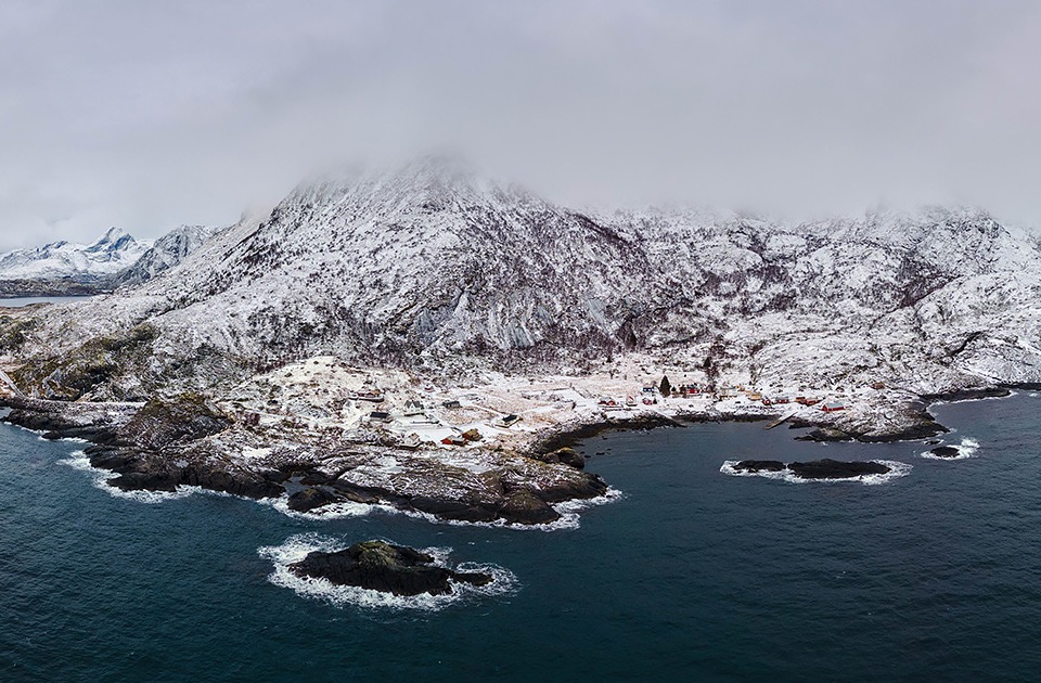 Panorama d'Austernesland dans les Lofoten vu du ciel