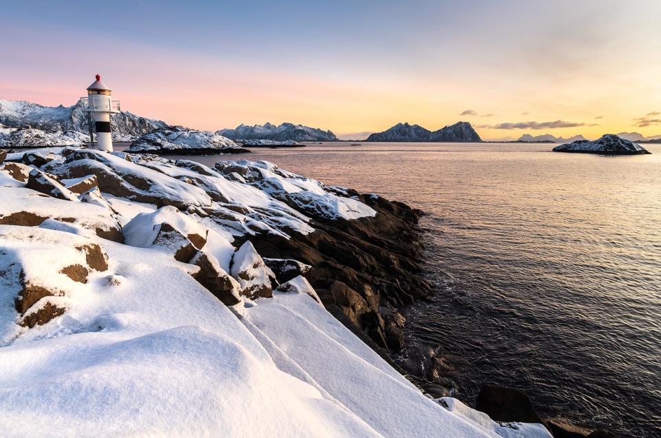 Lever du jour à Kabelvag dans les Lofoten, au niveau du port