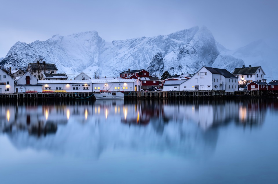 Hamnøya près de reine dans les Lofoten en Norvège