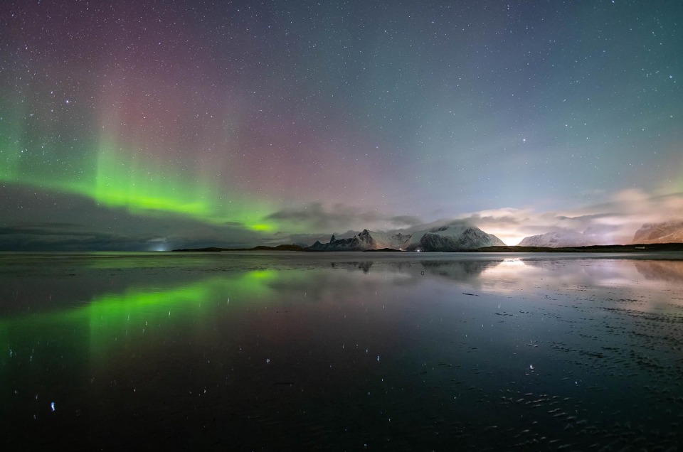 Aurore boréale depuis Sandbotnen à Fredvang dans les Lofoten