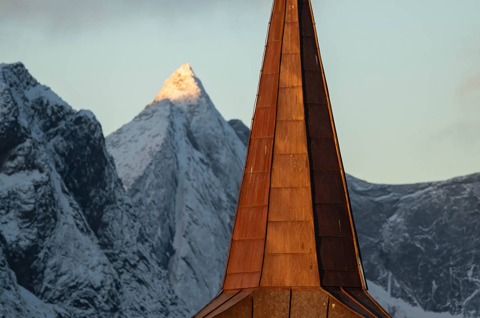 Clocher de l'église de Reine dans les Lofoten