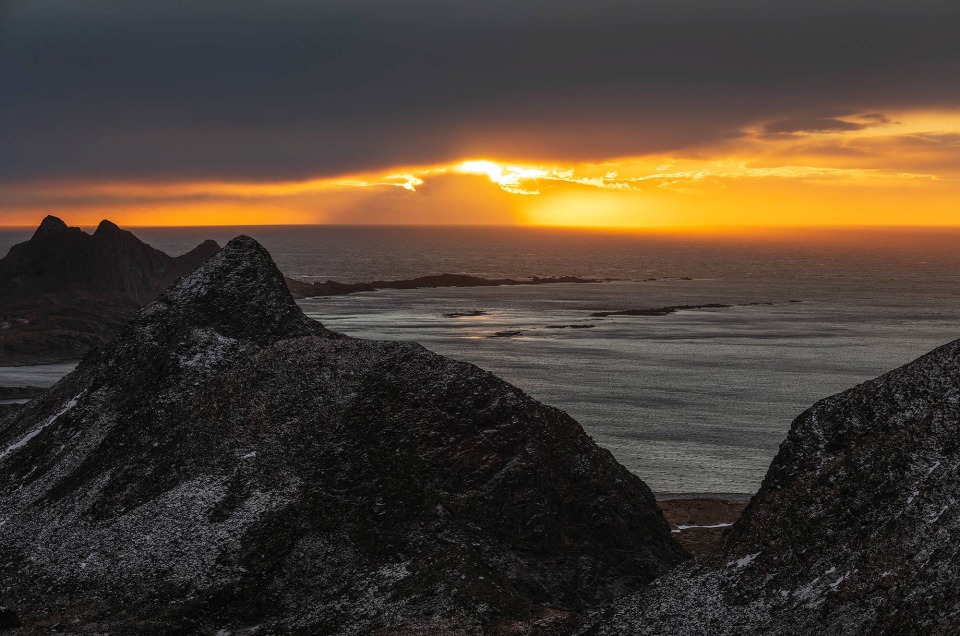 Lever de soleil sur l'île de Vaerøy